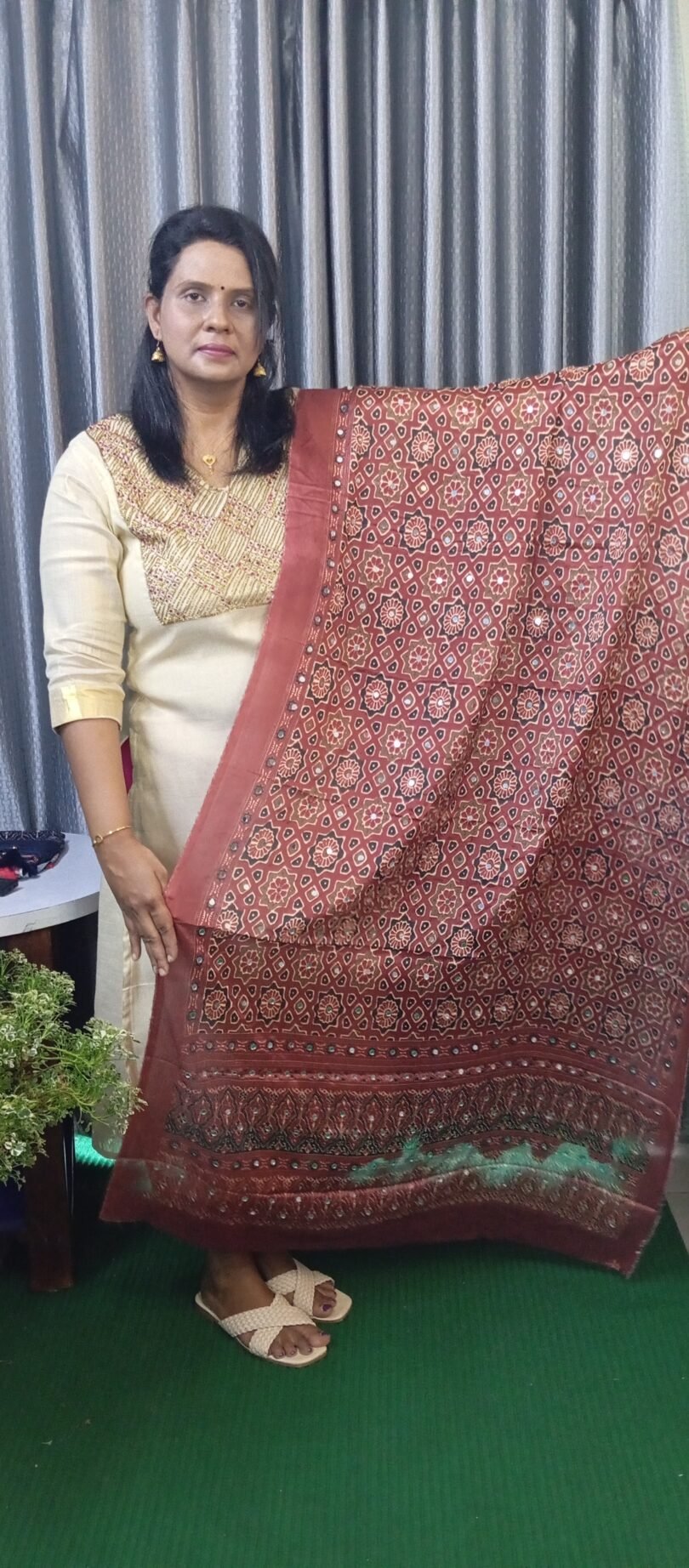 CHINON FABRIC DUPATTA MAROON- SAL015
