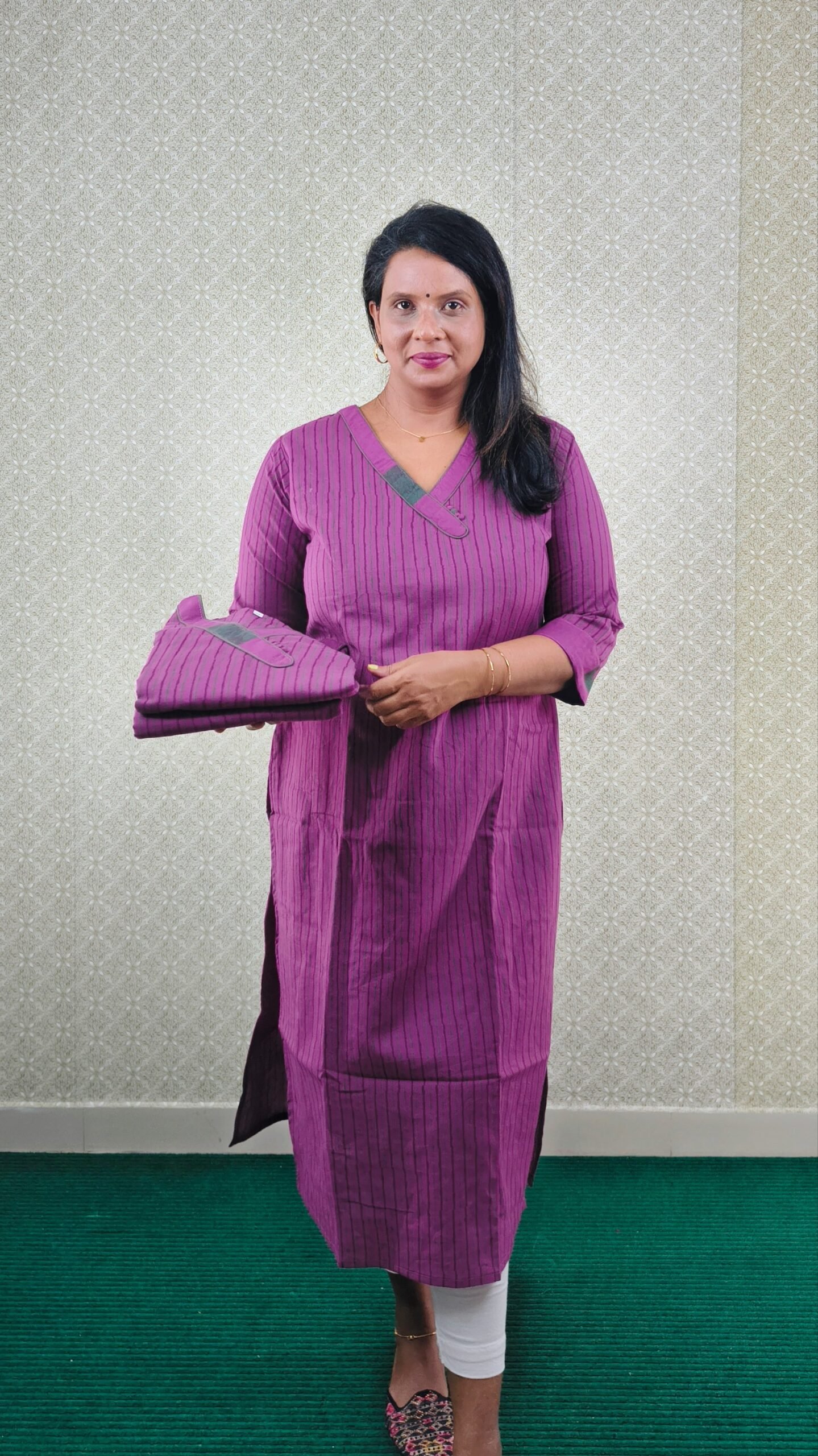 COTTON SLITTED KURTI - SAL547 - Image 3