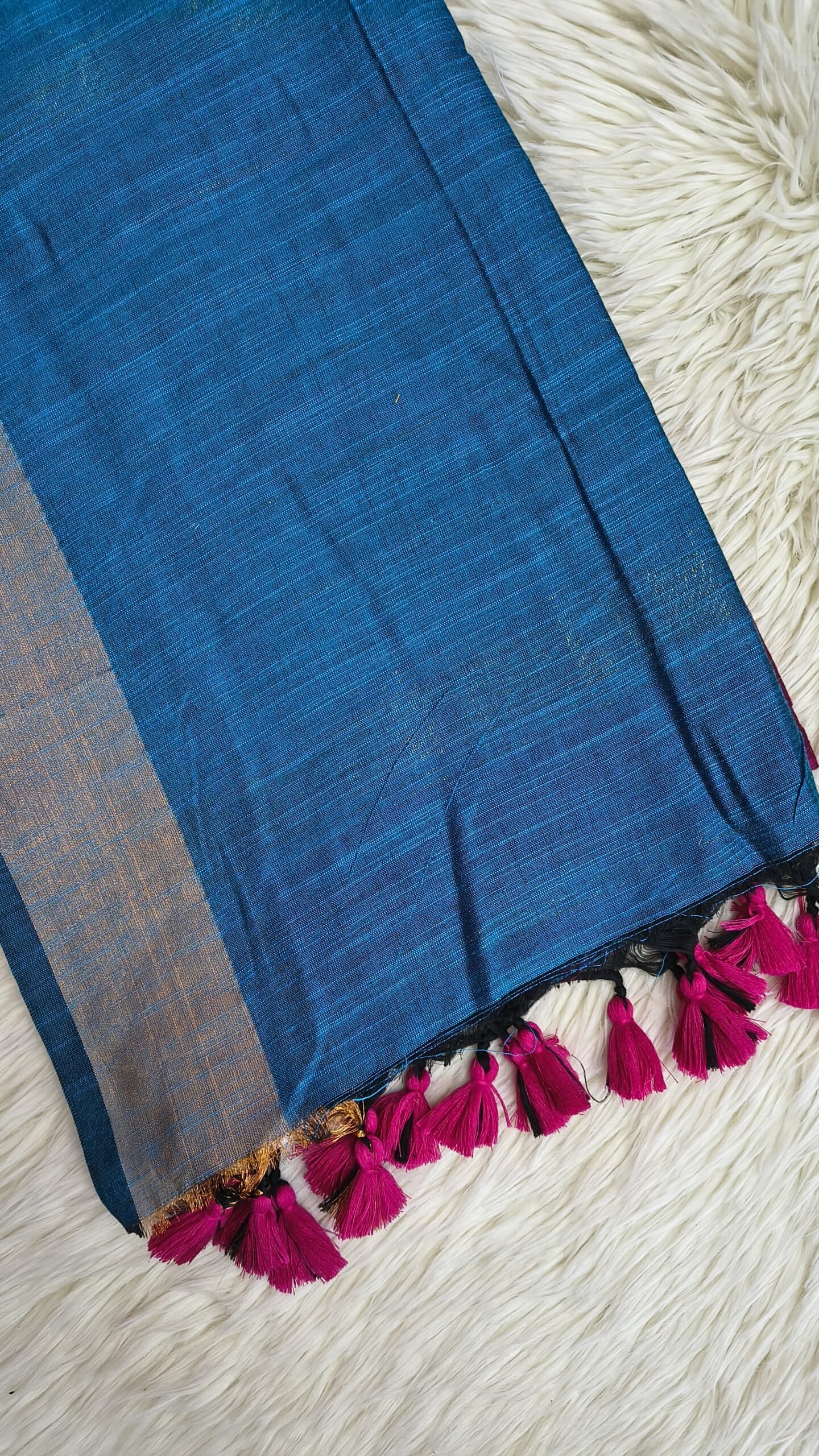 MUL COTTON SAREE WITH PINK AND BLACK COLOUR TASSELS - SAL597 - Image 2